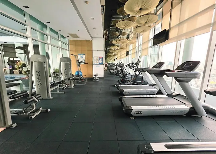 Si Lom Sathon Is A Large Space View Near King Power Mahanakhon Bts Phat Phong Night Market Tourist Business District * 曼谷