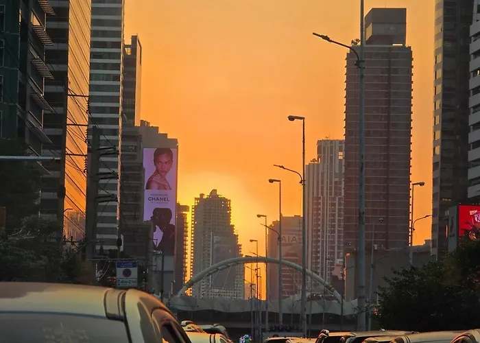 公寓 Si Lom Sathon Is A Large Space View Near King Power Mahanakhon Bts Phat Phong Night Market Tourist Business District 曼谷